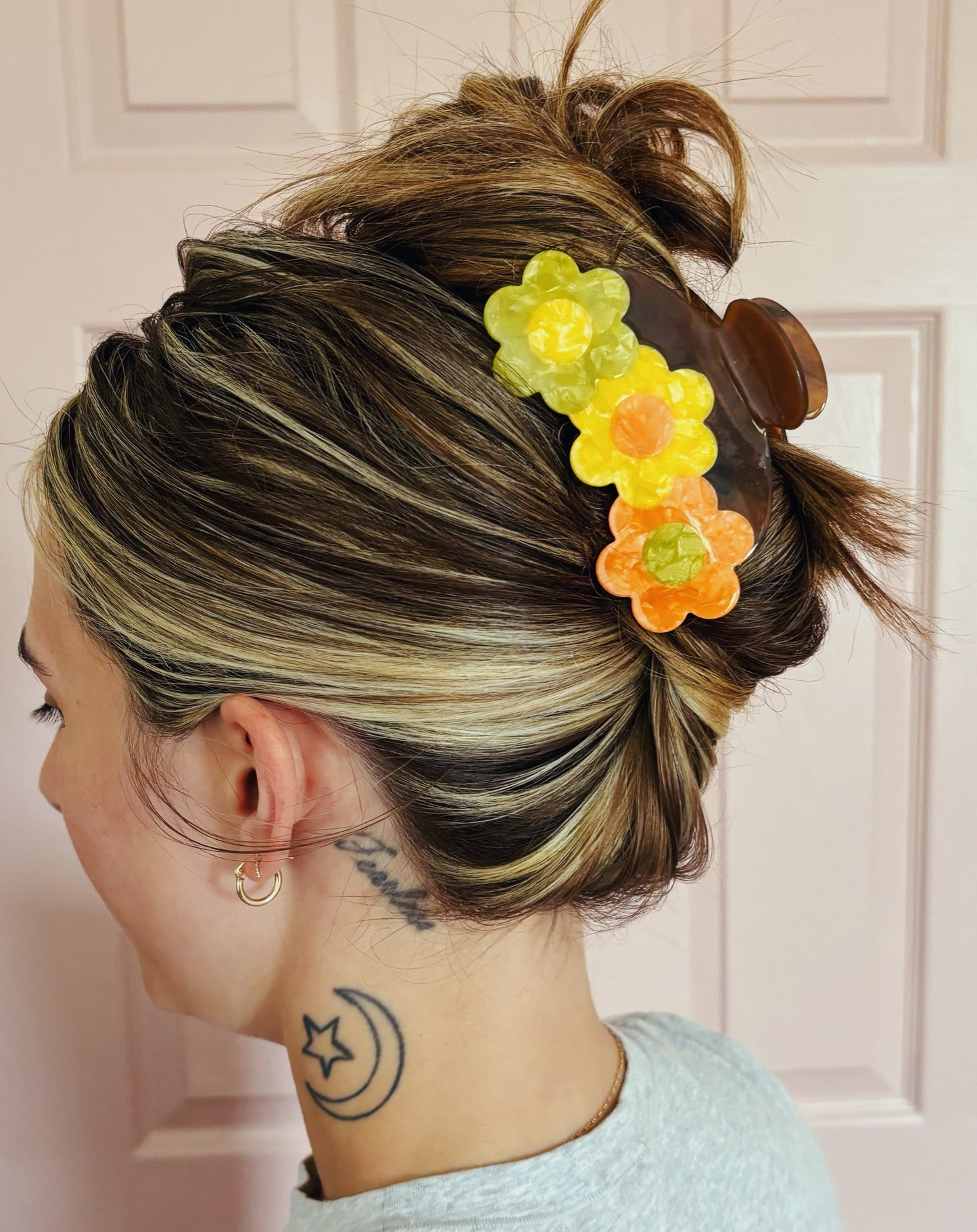 Retro Flower Hair Claw